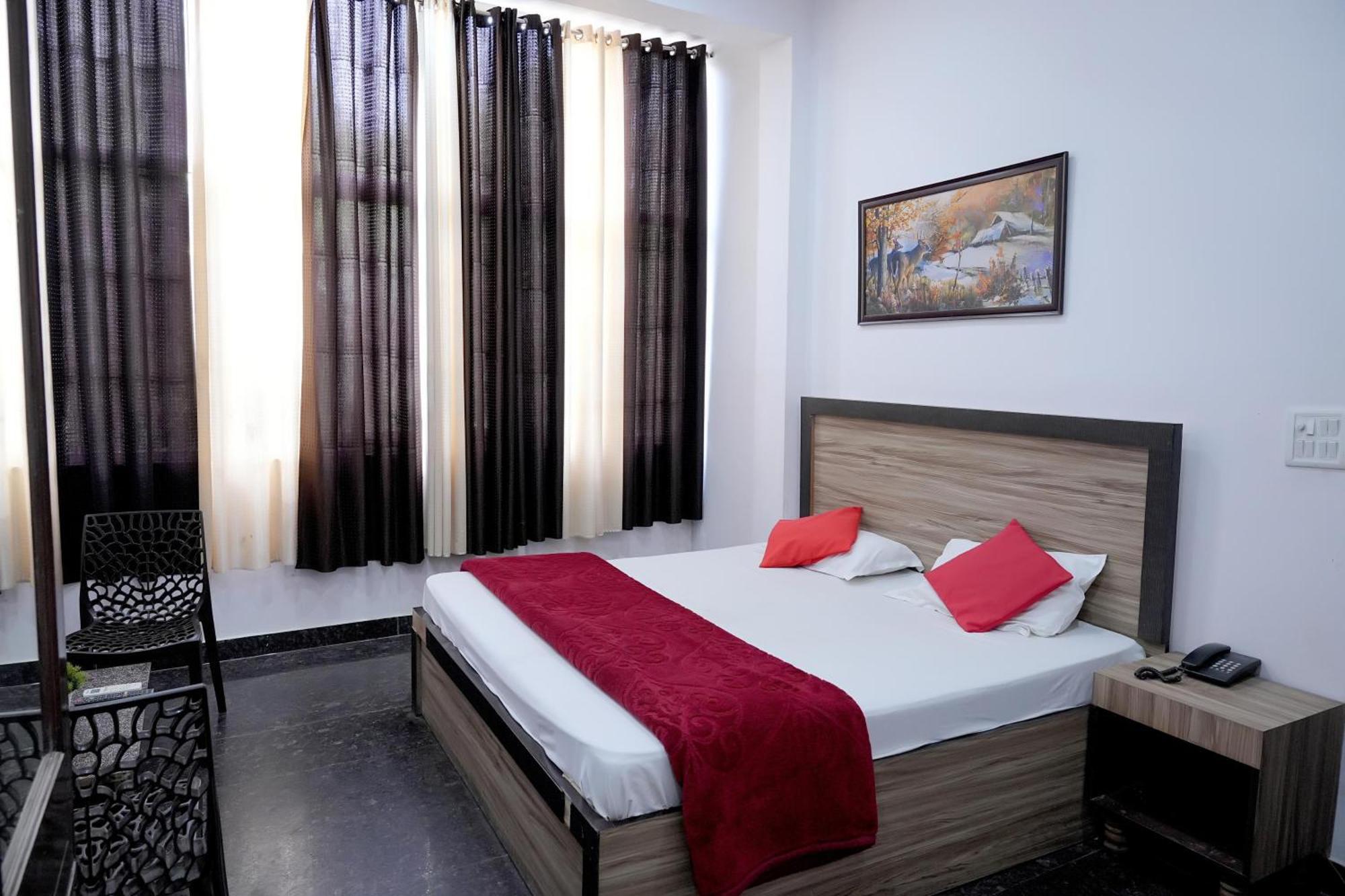 Hotel Surya - 1 Min Walk In Nizamuddin Railway Station Gate No 4